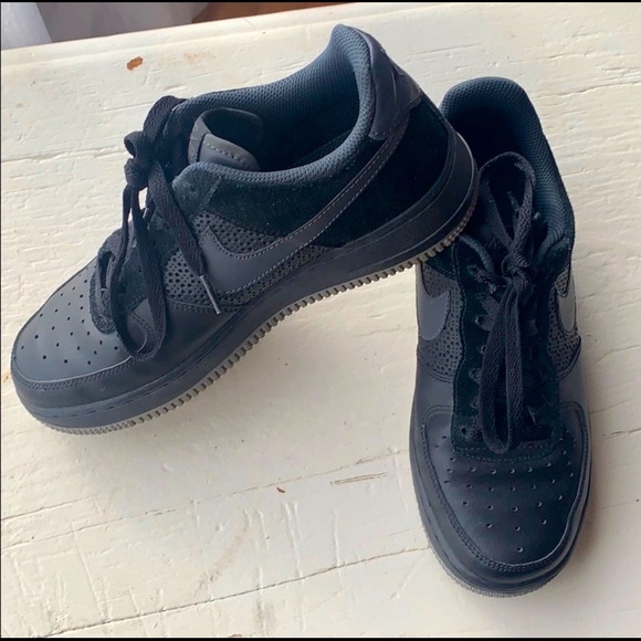 Nike Shoes - Nike black AF1s Air Force 1s - size 8.5